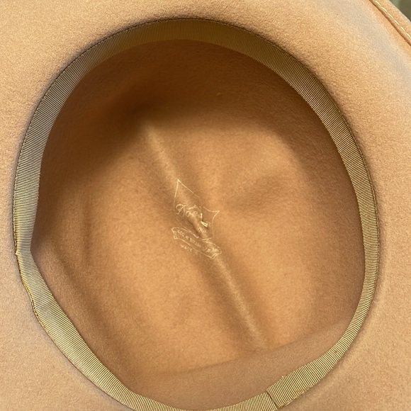George W Bollman Co, Doeskin, adorable 100% wool hat, vintage, EUC. - Picture 11 of 11